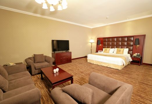 Qianmen Jianguo HotelHotel Overview