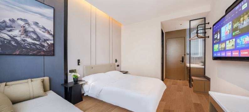 华驿精选酒店(大连站地铁站F口北广场店)图片