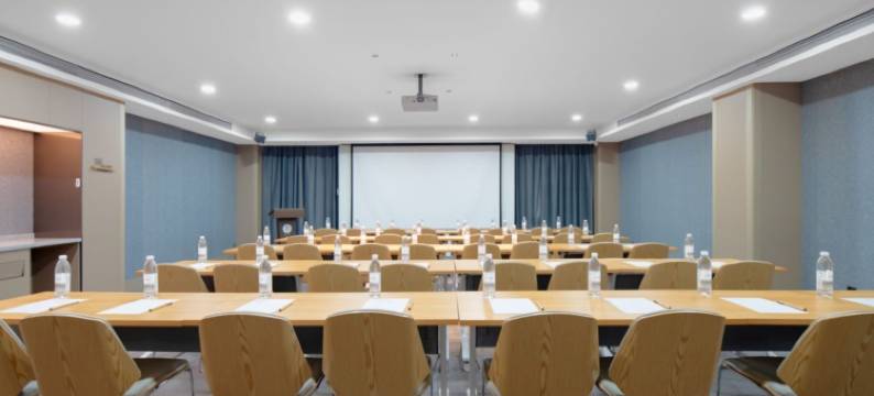 怡莱酒店(哈密迎宾大道店)图片