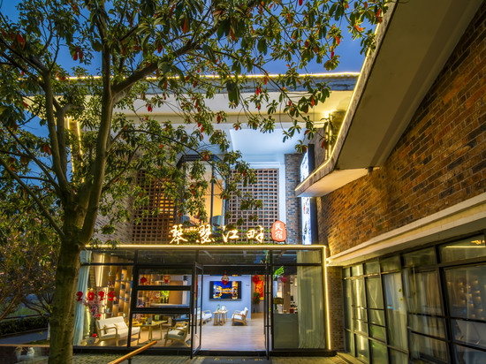 琴瑟江畔·Music江景休闲民宿(御窑景巷陶阳里景区店)