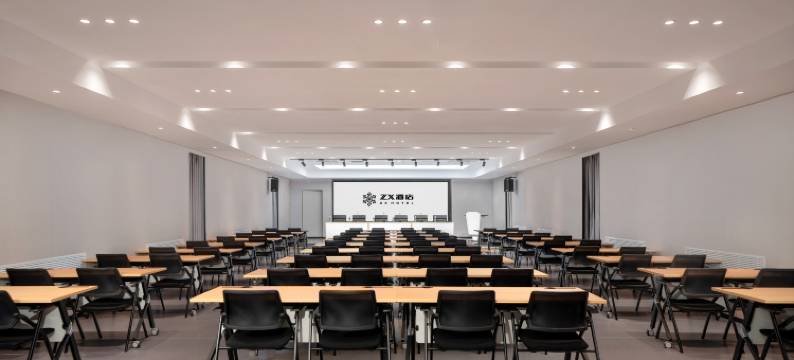 哈尔滨ZX酒店(中央大街索菲亚教堂店)图片