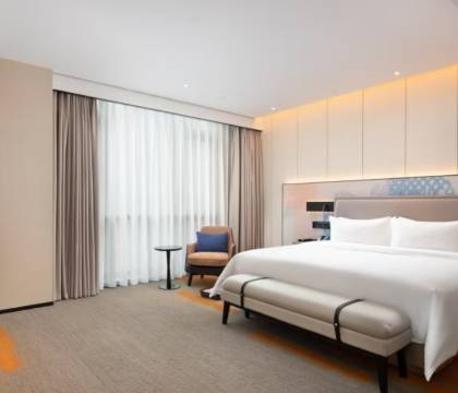 鑫珊珊假日酒店(海沧翁角路地铁站店)