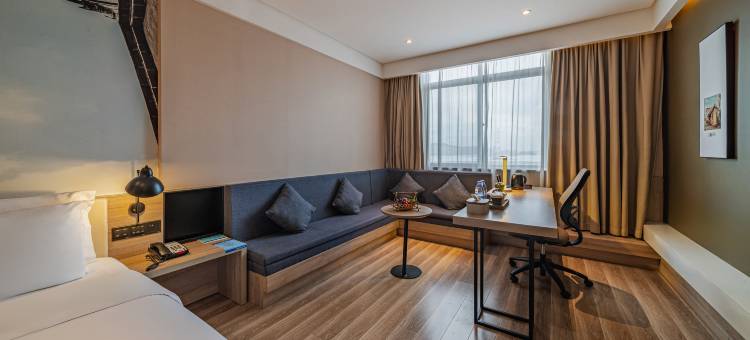 厦门丽呈睿轩酒店(海沧湾嵩屿客运码头店)图片