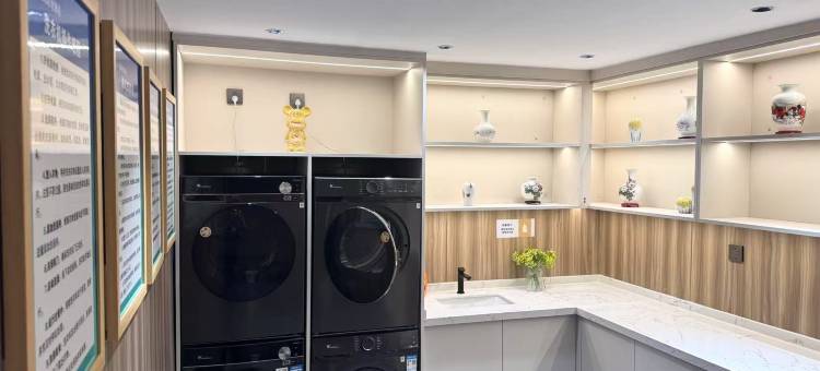 蓝鲸轻奢酒店(霸州市政府店)图片