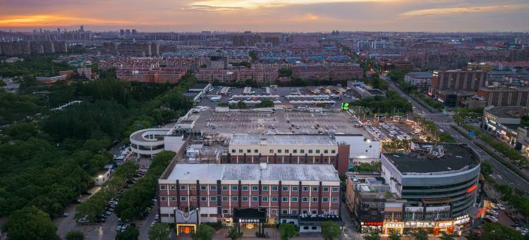 丽呈睿轩酒店(上海国际旅游度假区川沙地铁站店)图片