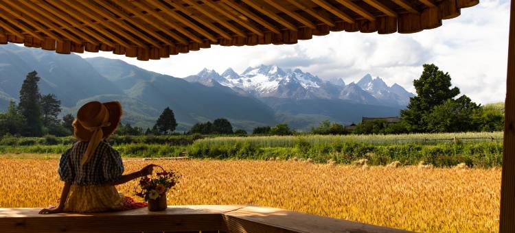 椿山雪・日照金山・田园牧场度假酒店Mountain Spring(白沙古镇店)图片