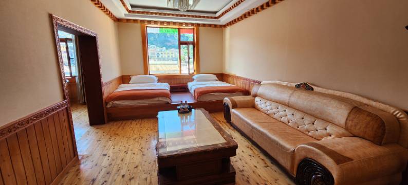 碌曲郎木寺云上朗木藏式民宿图片