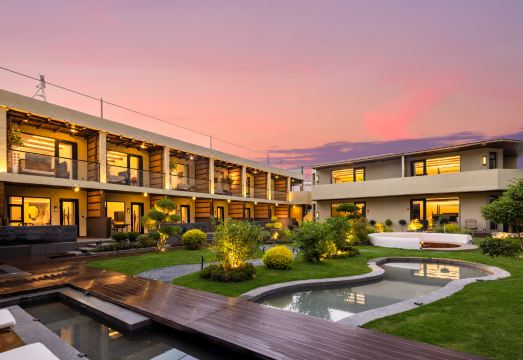 那隐?Boundless 高端度假民宿（那拉提风景区店）外景图