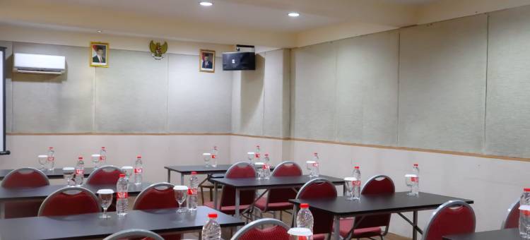 三宝拢弗朗特万旅馆(Front One Inn Semarang)图片