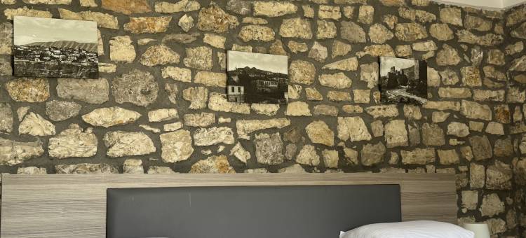 在祖父家的特吉希(Te Gjyshi (at Grandfather))图片