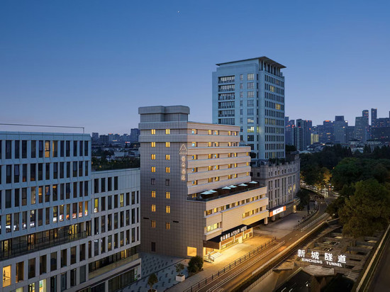杭州河坊街解放路亚朵酒店