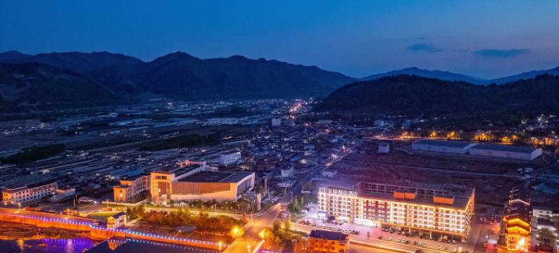 LUXE水晶橙子酒店(集安高句丽遗址公园店)图片