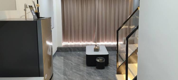 鹿鼎商务loft民宿(江西师范大学瑶湖西地铁站店)图片