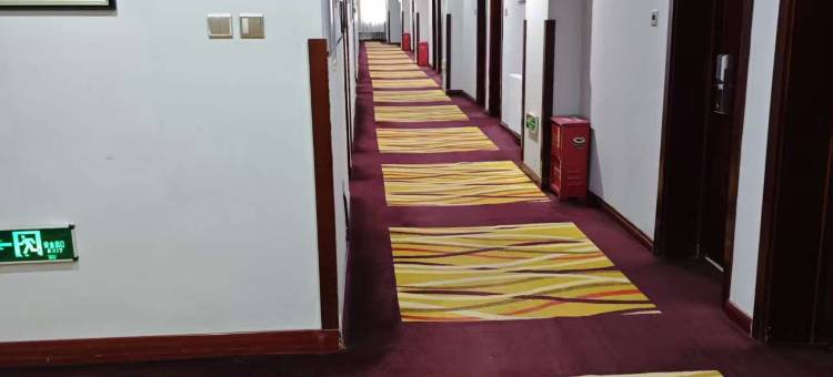 春天连锁宾馆(哈尔滨哈东站店)图片