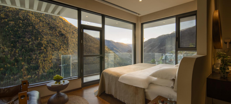 向春山·倦归丨半山隐墅(四姑娘山双桥沟景区店)图片