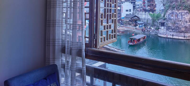 吊脚楼丨江景阳台丨茶峒摄影民宿(边城景区店)图片