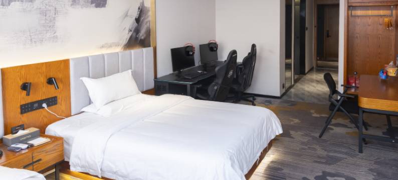 一芯一动电竞民宿(德州平原德百广场店)图片