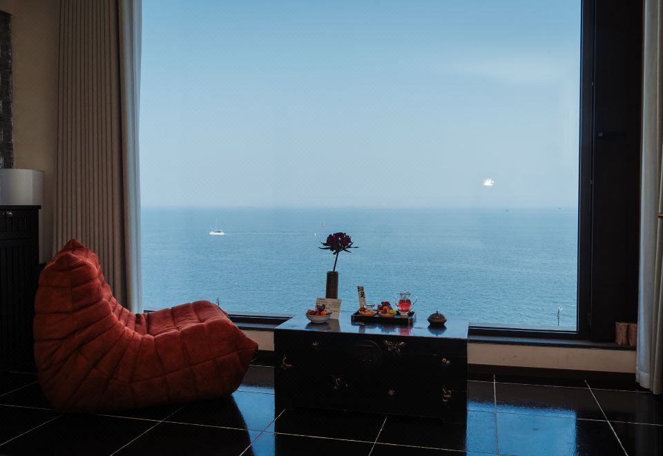 JANTON DUOR HOTEL over view