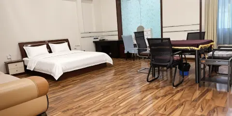 格里坪大酒店(格里坪漂流廣場店)
