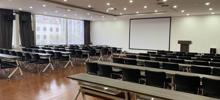 鸿悦酒店(清苑区莲池南大街一中店)图片