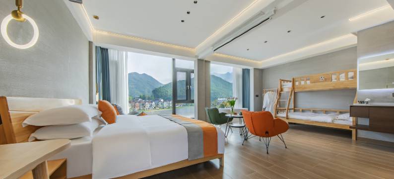 简蓝·Luxury山景亲子度假民宿(云上草原滑雪场店)图片