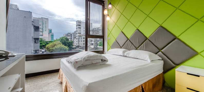 台南来点子站前旅店图片