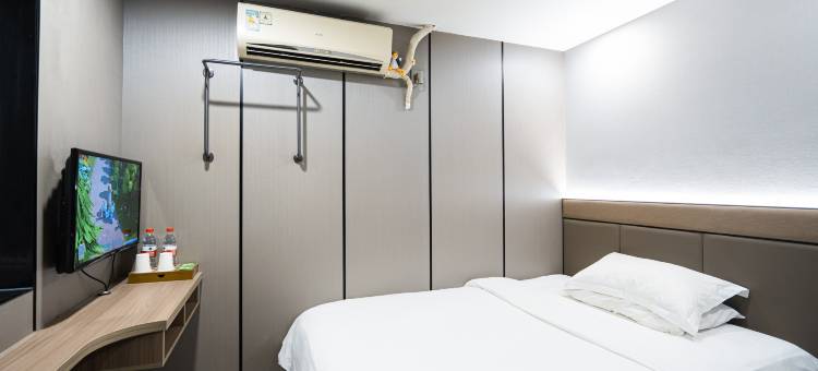 派酒店(南京迈皋桥地铁站店)图片