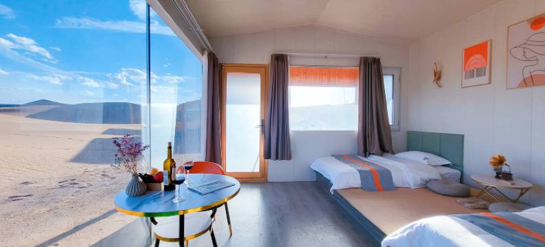 中卫楠溪腾格里沙漠露营地图片