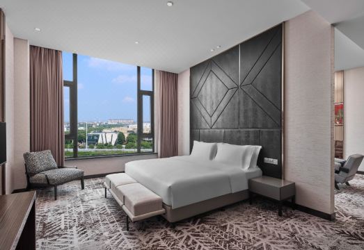 Crowne Plaza SHANGHAI JINSHAN by IHG Hotel Overview
