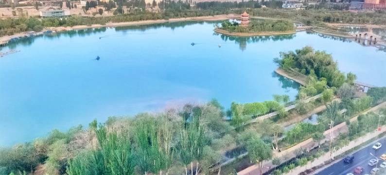 名门丽呈华廷酒店(昆仑湖和田新夜市店)图片