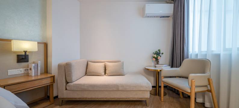 永恒朗悦精选酒店(南宁火车站朝阳广场地铁站店)图片