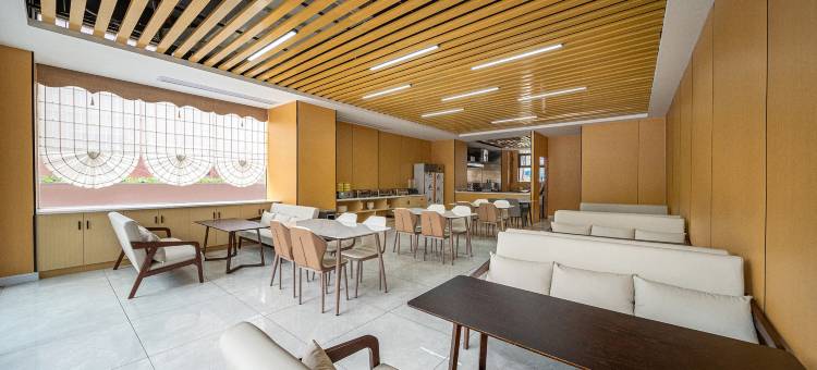枫林四季酒店(龙里高铁北站县医院店)图片