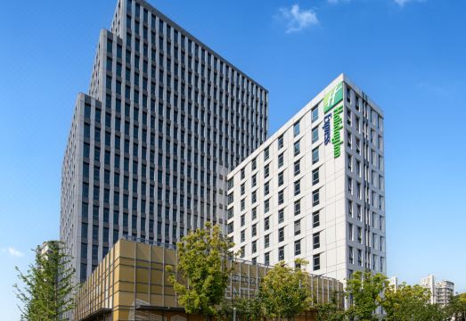 上海长风公园智选假日酒店外景图