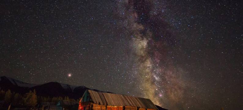 禾木蒲公英客栈(禾木风景区落日草原篝火晚会店)图片