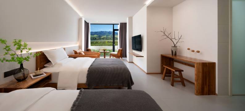 那拉提闲窗云影山景民宿图片