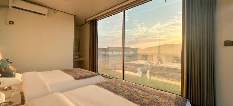 大漠星空沙漠露营地图片