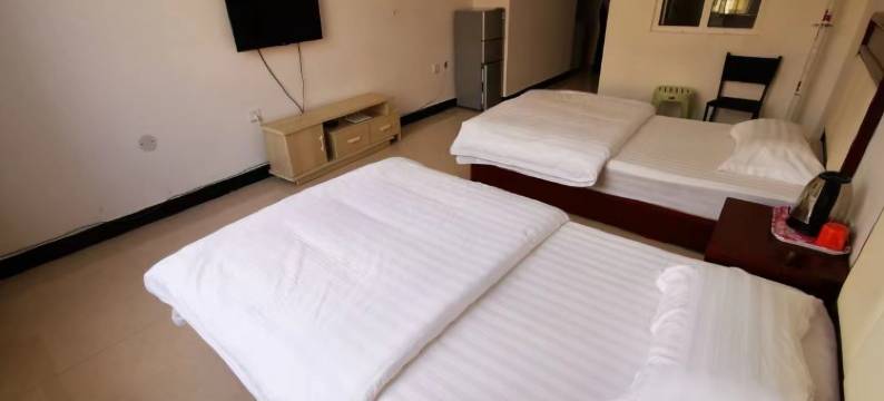 阿日善宾馆图片