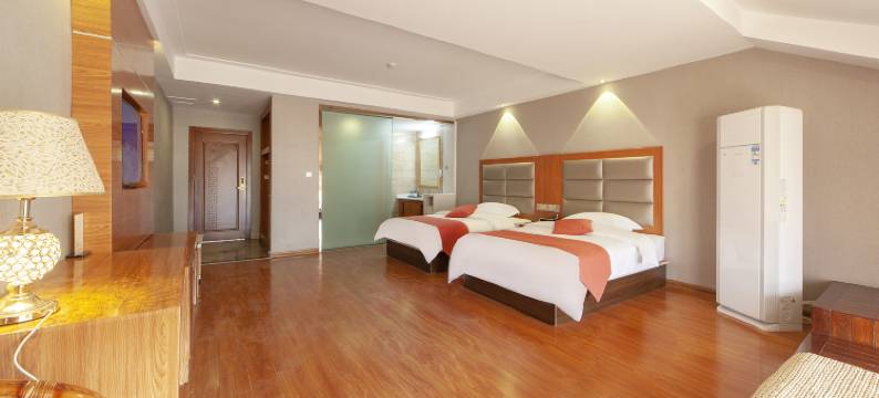 溪岸与山民宿图片