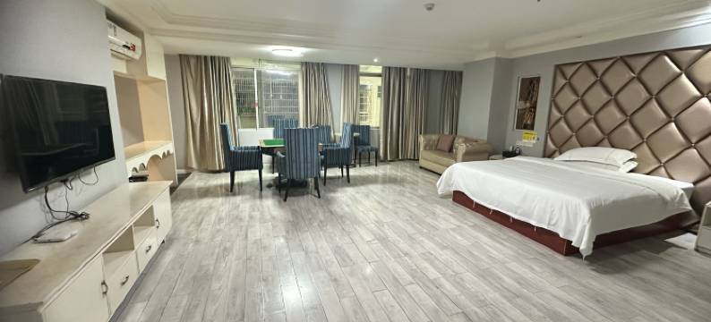 顺利假日酒店(高州市茂名大道城东车站店)图片