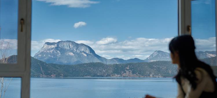 汀水岸丨圣托里尼日落湖景花园设计师度假酒店(泸沽湖店)图片