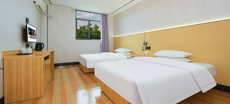 南昌清风商务宾馆(国威路地铁站店)图片