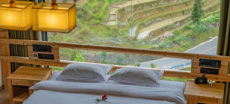 从江加榜云上梯田景观酒店图片