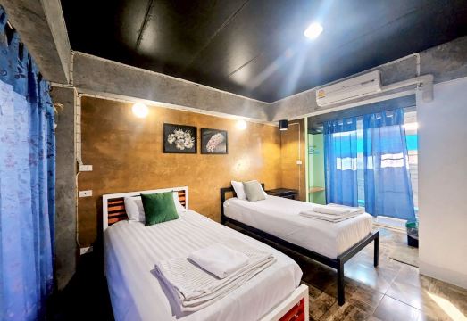 ORA HOUSE Hotel Overview