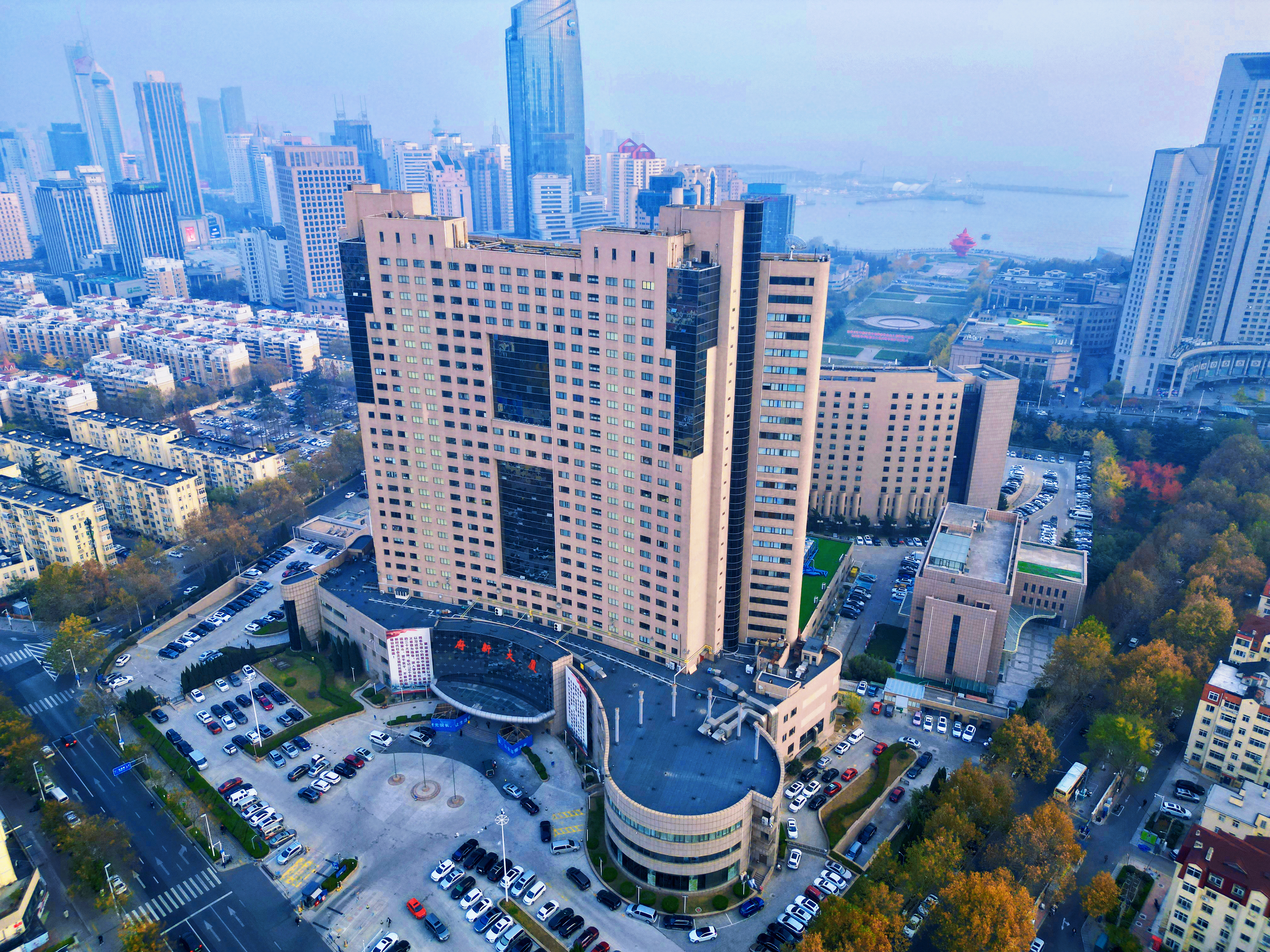 青岛府新大厦