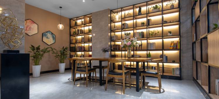 青枫白露酒店(商丘市政府店)图片