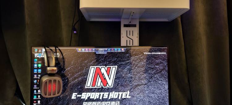 英途智选电竞酒店(乌鲁木齐机场店)图片