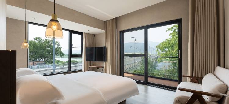 花筑·悦邸民宿(桐庐OMG心跳乐园店)图片