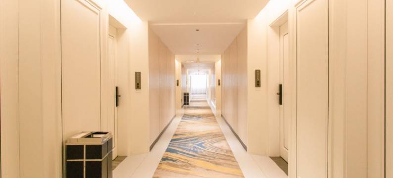 大浪淘沙酒店(盘州东湖公园合力广场店)图片