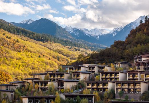 九寨康莱德酒店外景图