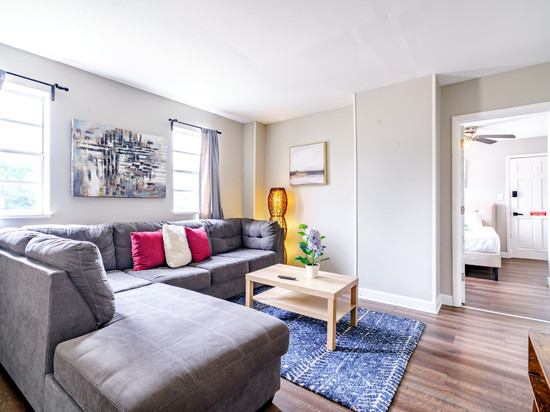 Prime Location - Over 4,500 Reviews - Parking Free